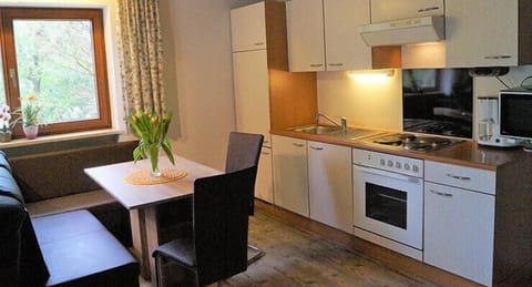 Apartment, 2 Bedrooms (10 Goell) | Private kitchen | Full-size fridge, microwave, oven, stovetop