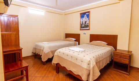 Comfort Double Room (Tamia) | Laptop workspace, free WiFi, bed sheets