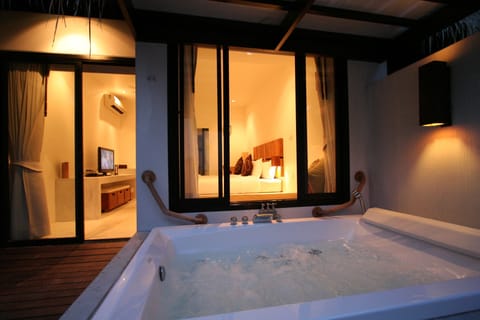 Jacuzzi Lover Deluxe | Jetted tub