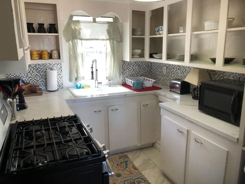 Standard Cottage, 2 Bedrooms, Non Smoking (King's Tide) | Private kitchen | Fridge, microwave, oven, dishwasher