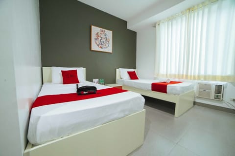 Twin Room | Desk, free WiFi, bed sheets