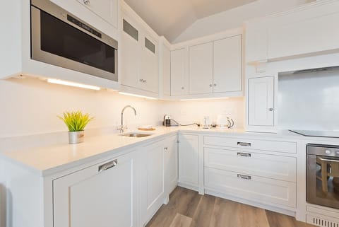 The Shannon Suite | Private kitchen | Microwave, oven, stovetop, dishwasher