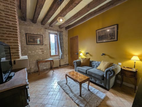 Bedroom 5 | Living area | TV