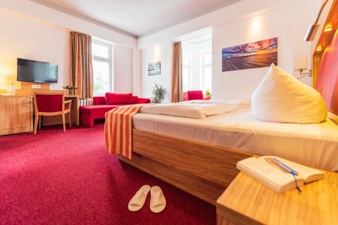 Comfort Double Room, Sea View | In-room safe, free WiFi, bed sheets