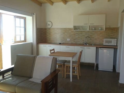 Loft | Private kitchen | Fridge, electric kettle, toaster, cookware/dishes/utensils