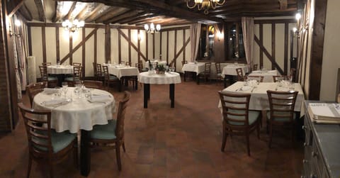 Lunch and dinner served, local cuisine