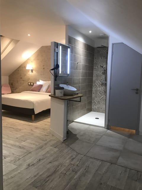 Deluxe Room | Premium bedding, memory foam beds, minibar, in-room safe