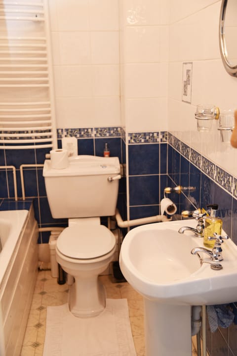 Standard Double Room, Ensuite | Bathroom