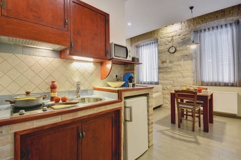 Comfort Apartment, 1 Bedroom, Kitchen | Private kitchen | Full-size fridge, microwave, stovetop, espresso maker