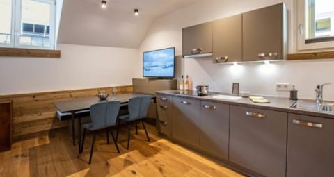 City Apartment, 2 Bedrooms (Thermenplatz) | Private kitchen | Fridge, microwave, stovetop, espresso maker