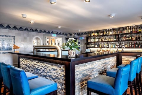 Alfresco dining, open daily