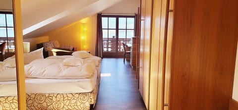 Panoramic Room (Loge) | In-room safe, desk, blackout drapes, soundproofing