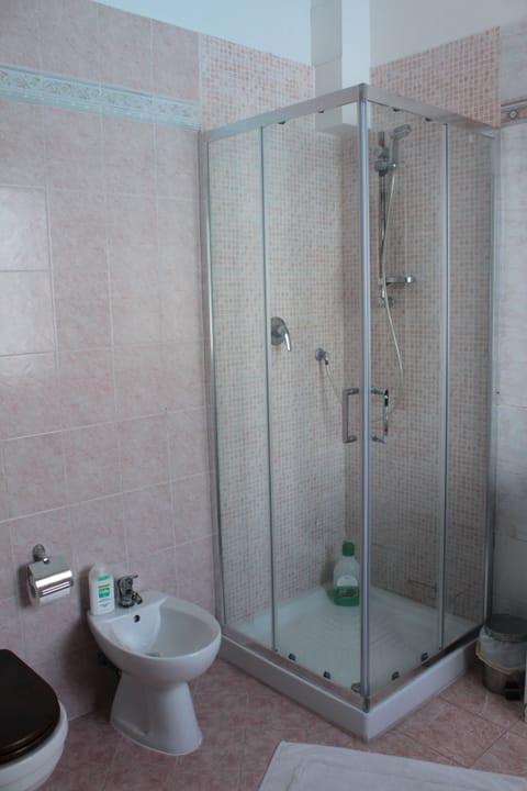Double Room, 1 Queen Bed (Aurora) | Bathroom | Hair dryer, bathrobes, bidet, towels