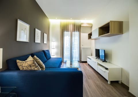 City Apartment, 2 Bedrooms | Living room | Flat-screen TV, Netflix