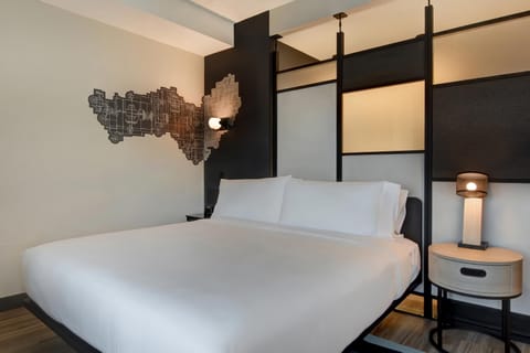 Room, 1 King Bed, Non Smoking | Premium bedding, in-room safe, blackout drapes, free WiFi