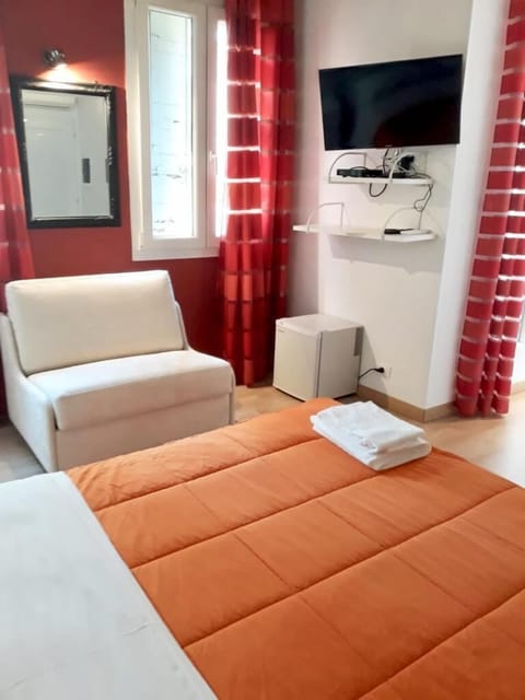 Room, 1 Bedroom, Balcony | Iron/ironing board, free WiFi