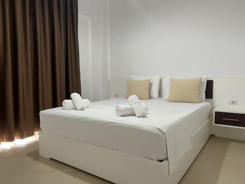 Double Room, Balcony | Soundproofing, free WiFi, bed sheets