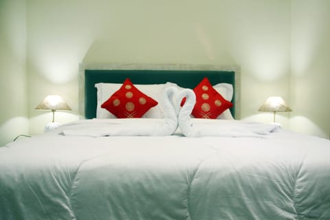 Standard Double Room | Free WiFi, bed sheets