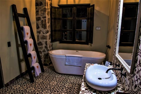 Comfort Studio Suite | Bathroom | Hair dryer, bathrobes, towels, soap