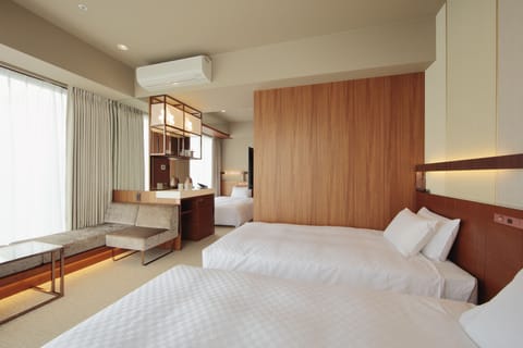 Corner Triple Room | Free WiFi, bed sheets