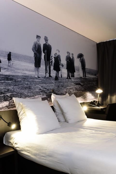 Double Room | In-room safe, desk, free WiFi