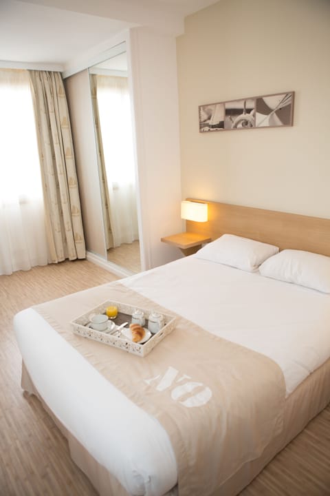 Standard Double Room | Select Comfort beds, desk, blackout drapes, soundproofing