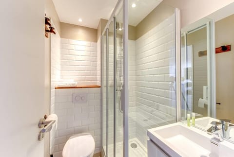 Individually furnished, desk, laptop workspace, blackout drapes