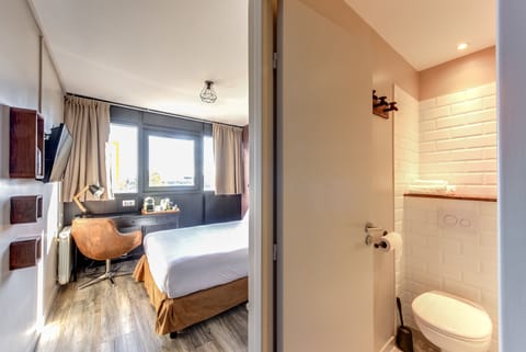 Double Room, 1 Queen Bed | Individually furnished, desk, laptop workspace, blackout drapes