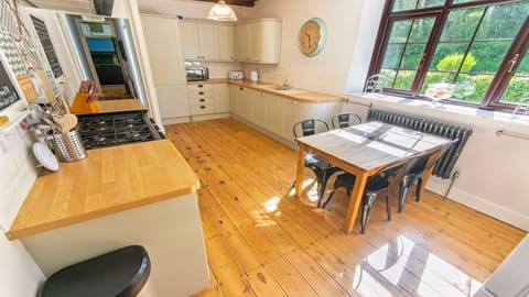 Cottage (6 Bedrooms) | Interior