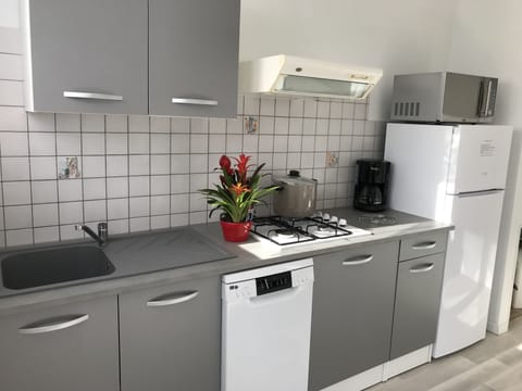 Cottage, 2 Bedrooms (LES COURLIS) | Private kitchen | Full-size fridge, microwave, stovetop, dishwasher