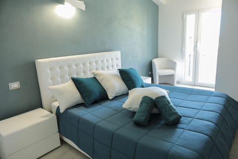 Deluxe Double Room | Down comforters, free WiFi, bed sheets