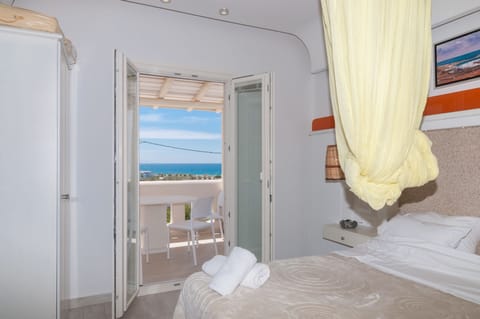 Suite, Sea View | Premium bedding, in-room safe, blackout drapes, free WiFi