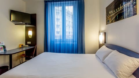 Comfort Double Room | Desk, soundproofing, free WiFi, bed sheets