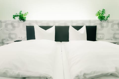 Double or Twin Room | Premium bedding, desk, blackout drapes, soundproofing