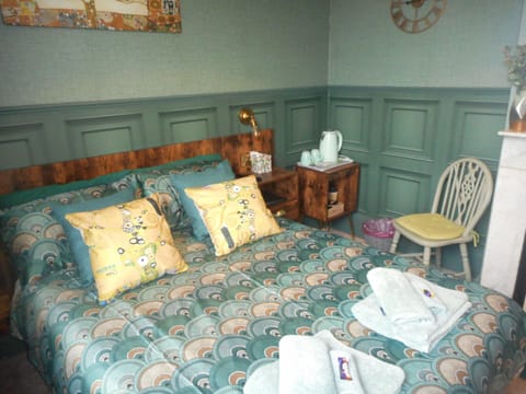 Economy Double Room, Ensuite (Small Double room)