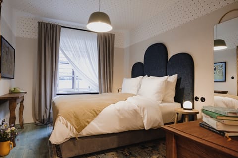 Cozy Room For Two | Egyptian cotton sheets, premium bedding, down comforters, minibar