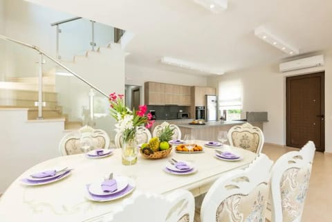 Comfort Villa, 5 Bedrooms | Private kitchen | Full-size fridge, microwave, oven, stovetop