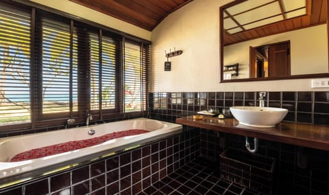 Similan Pearl Villa | Bathroom | Separate tub and shower, deep soaking tub, free toiletries, hair dryer