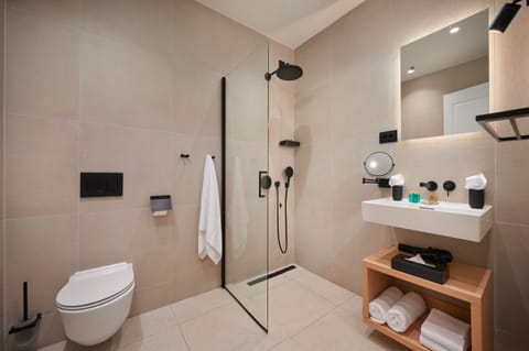 Superior Double Room, Balcony, Sea View (Smart Lobby Room) | Bathroom | Shower, rainfall showerhead, free toiletries, hair dryer