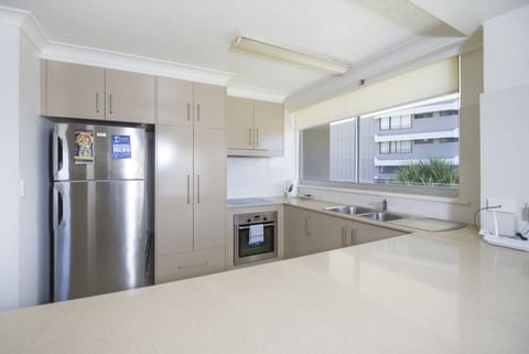 2 Bdrm Garden View Apartment | Private kitchen | Full-size fridge, microwave, oven, stovetop