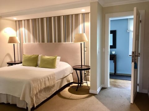 Superior Suite | Egyptian cotton sheets, pillowtop beds, minibar, in-room safe