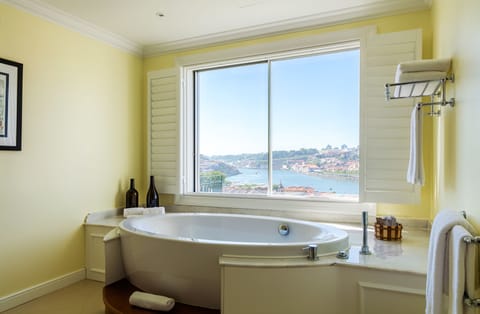 Artist Suite - Panoramic River and City View - Floor 7 of main building | Bathroom | Separate tub and shower, eco-friendly toiletries, hair dryer, bathrobes