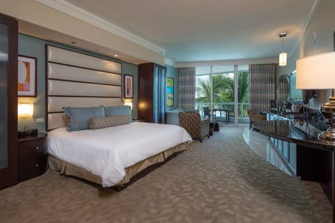 Junior Suite, 1 King Bed with Sofa bed, Balcony, Pool View | Egyptian cotton sheets, premium bedding, minibar, in-room safe