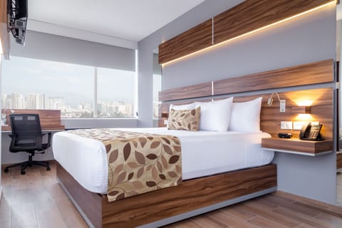 Pillowtop beds, in-room safe, desk, laptop workspace