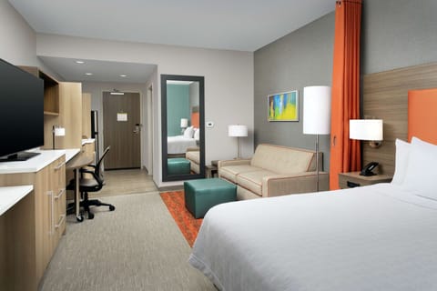 Studio Suite, 1 King Bed, Non Smoking | Premium bedding, in-room safe, desk, blackout drapes