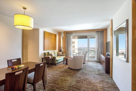 Suite, 1 King Bed | City view