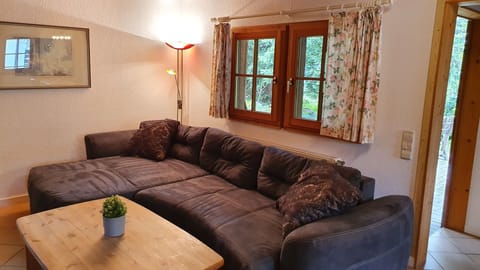 Basic Chalet, 3 Bedrooms, Terrace (Blockhaus) | Living area