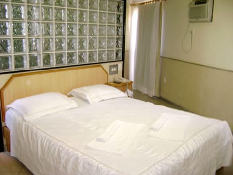 Deluxe Double or Twin Room | Minibar, in-room safe, free WiFi, bed sheets