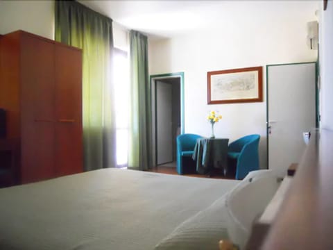 Minibar, soundproofing, cribs/infant beds, rollaway beds