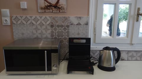 House | Private kitchen | Full-size fridge, microwave, oven, stovetop